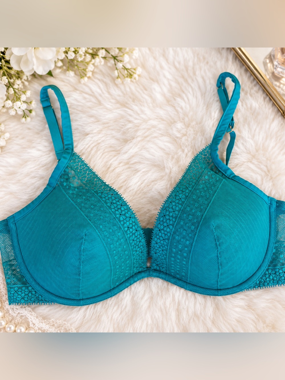 Victoria's Secret Teal Lace plunge Underwire Bra 36D
